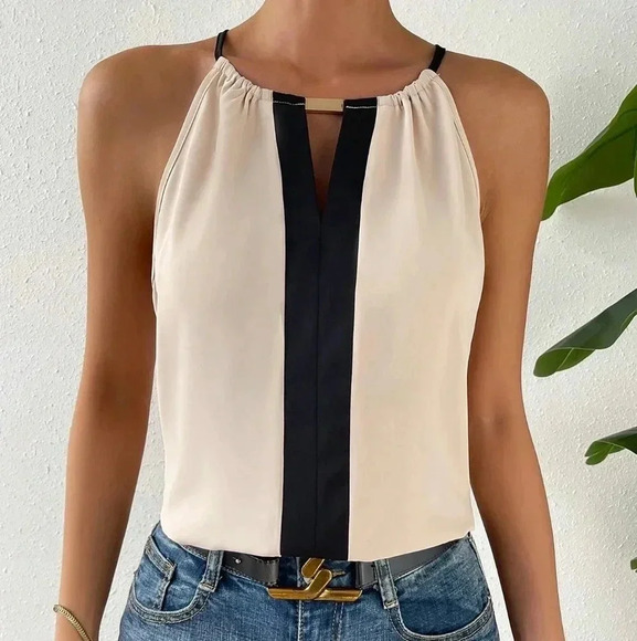 Essnce Two Tone Keyhole Neckline Halter Top - Picture 3 of 4